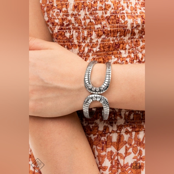 Boho Chic 4pc Fashion Accessory Set - Picture 5 of 6